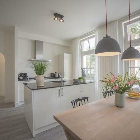 Luxury Upstairs & Downstairs Apartments 잔드보르트 외부 사진