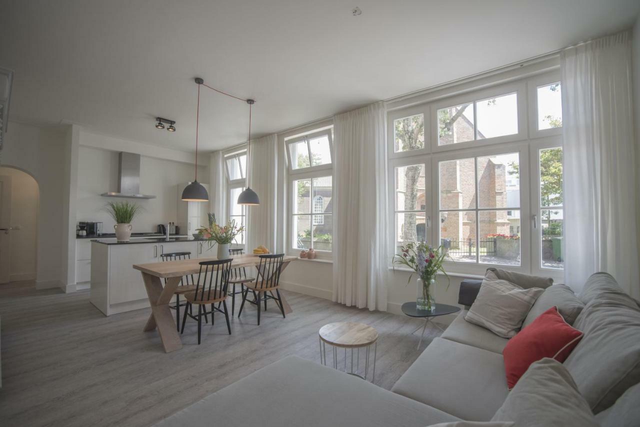Luxury Upstairs & Downstairs Apartments 잔드보르트 외부 사진
