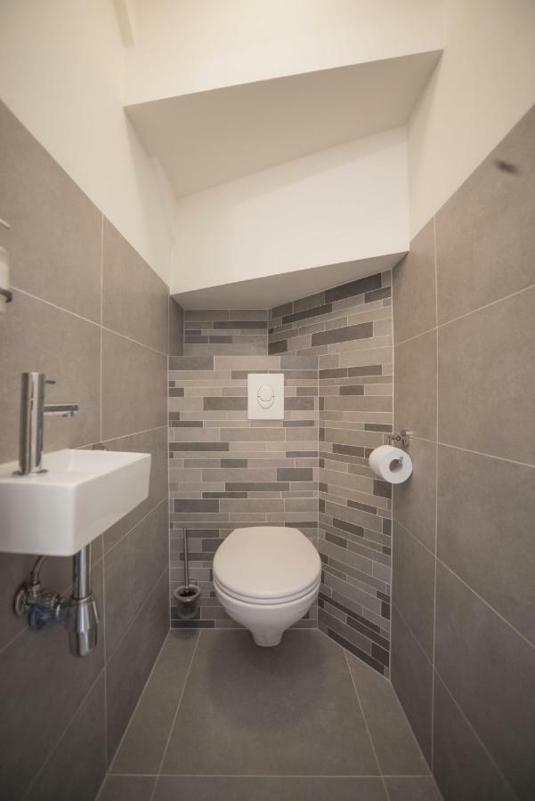 Luxury Upstairs & Downstairs Apartments 잔드보르트 외부 사진