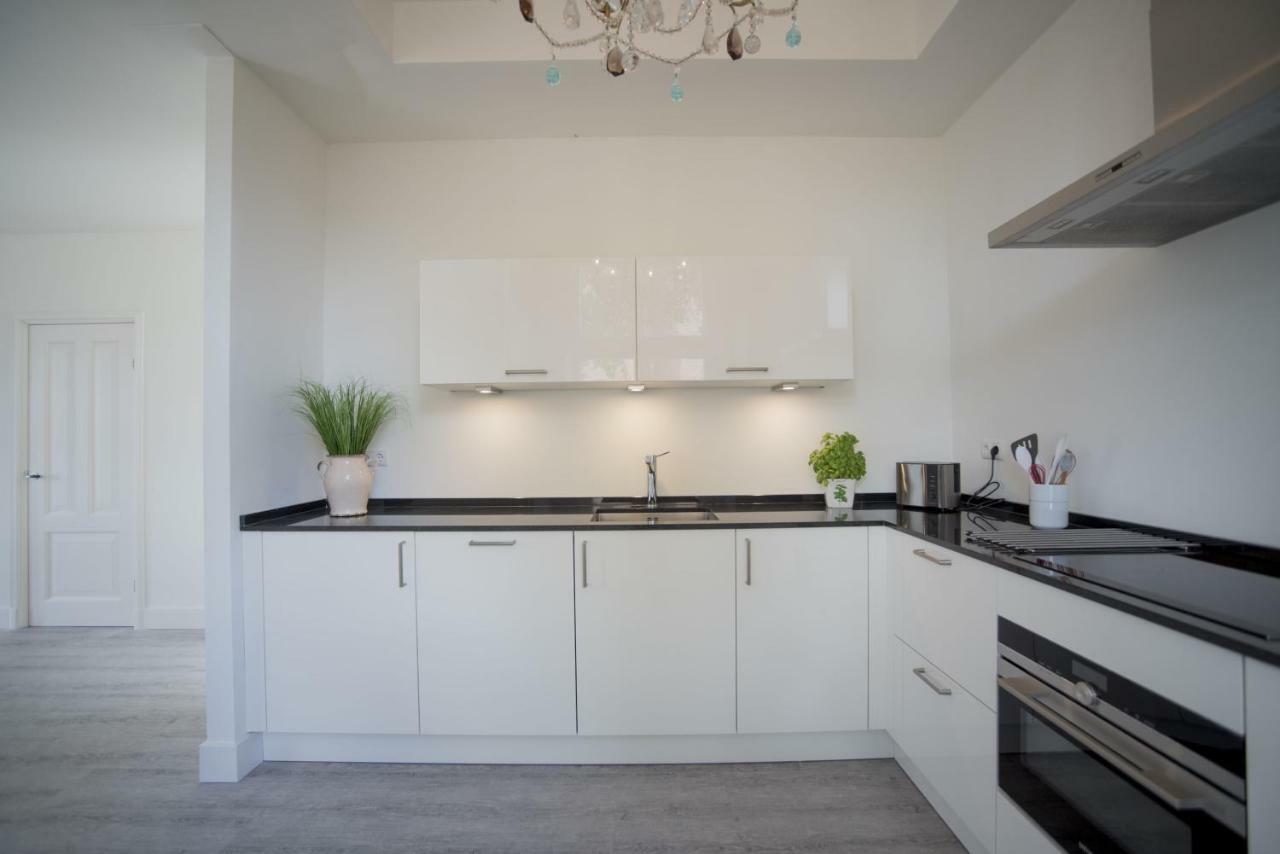 Luxury Upstairs & Downstairs Apartments 잔드보르트 외부 사진